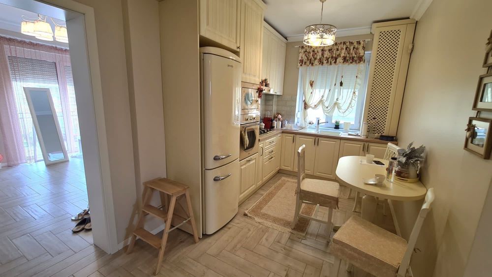 Ofer spre inchiriere apartament doua camere