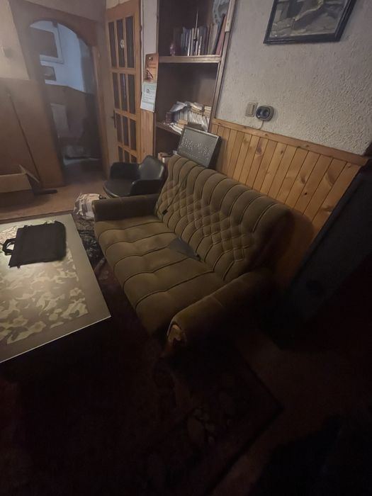 Маси и столове .