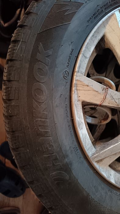 Продам шины с титановыми дисками