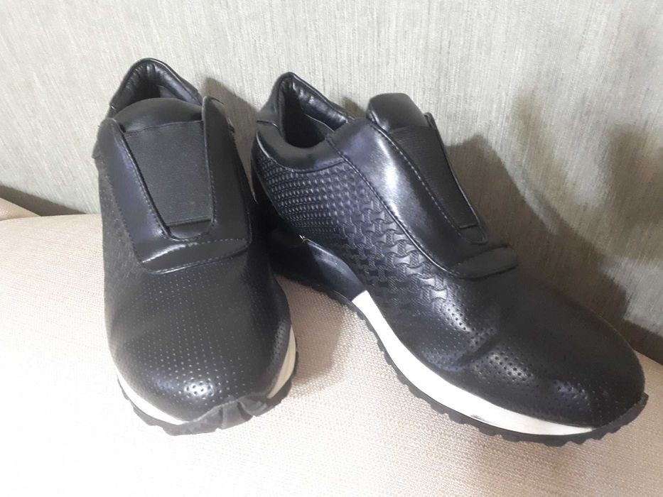 Кроссовки для девочки 36 размер. кожа