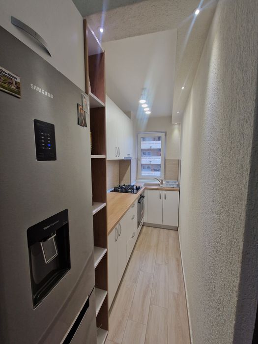 Închiriez apartament