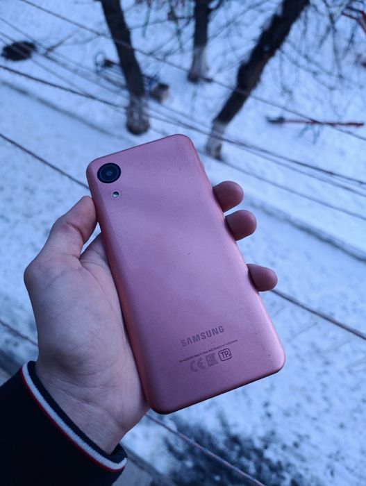 Продам телефон samsung a03