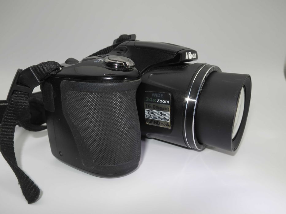 Nikon Coolpix L830 компактен цифров фотоапарат с огромен 34х оптичен зуум, дигитална камера Full-HD видео клип, и флип екран, като НОВА, рабои отлично