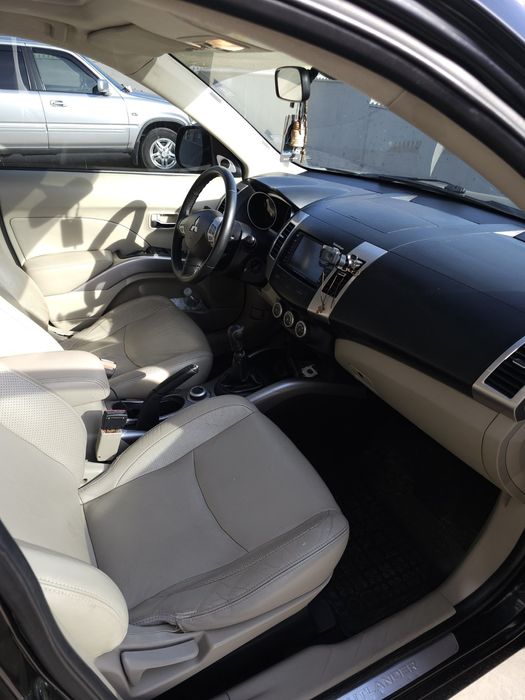 Мицубиши Аутлендър