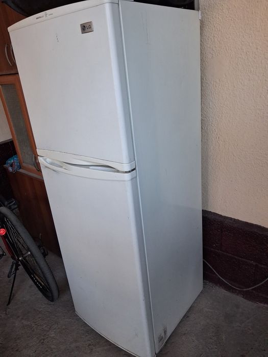 Холодильник LG б/у. Состояние хорошее