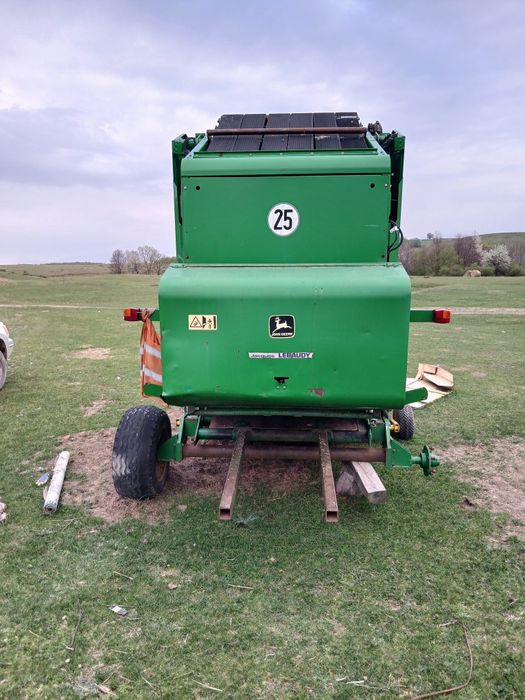 Vand sau schimb Presa de balotat john deer