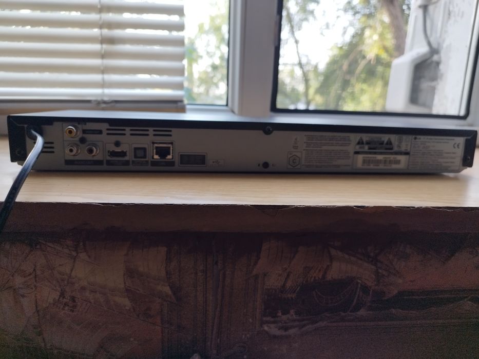 LG BD650K Blu-ray плеер
