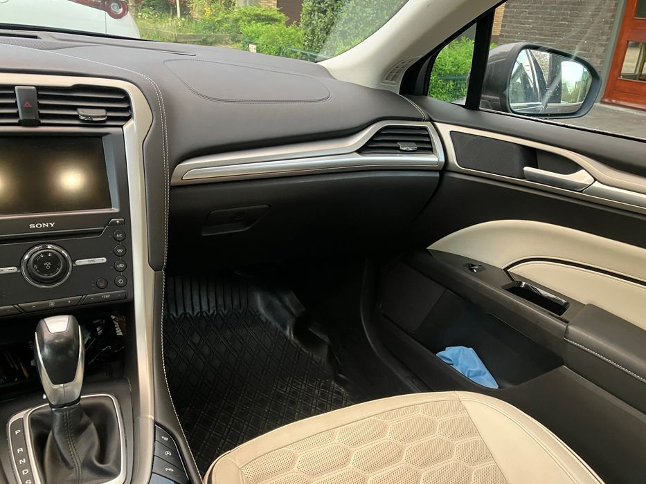 Продавам Ford Mondeo Vignale