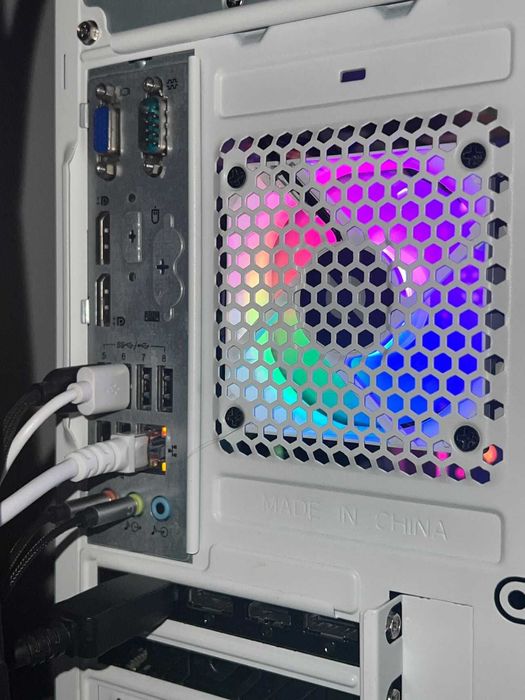 PC GAMING. i7 4790K, RX 6600 Vand Urgent