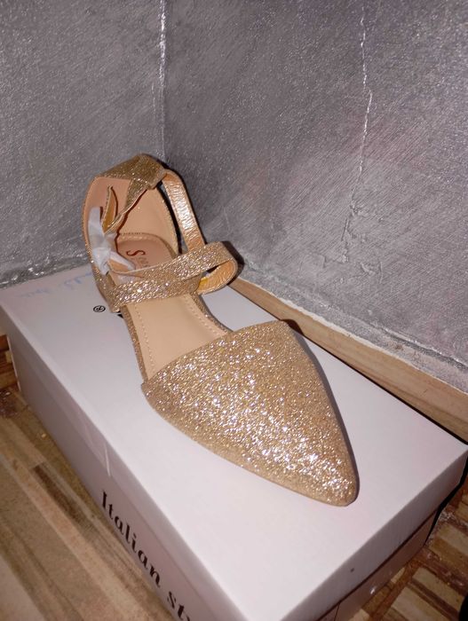 Vand sandale slapi de casă saboti