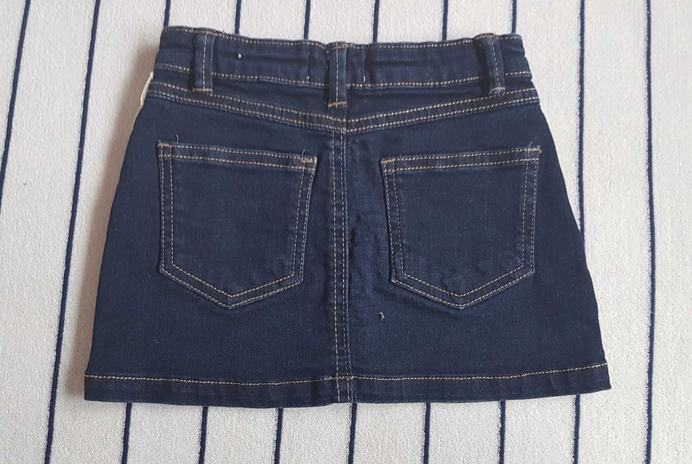 Кокетна дънкова пола, на SFERA, 4 год.