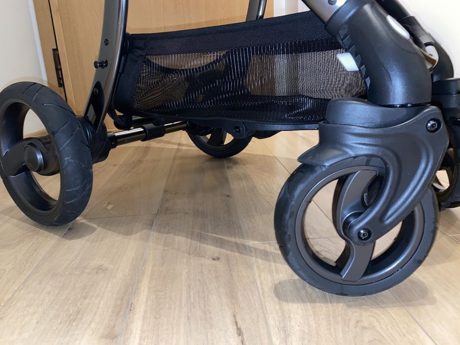 количка EGG 2 в 1  + много аксесоари