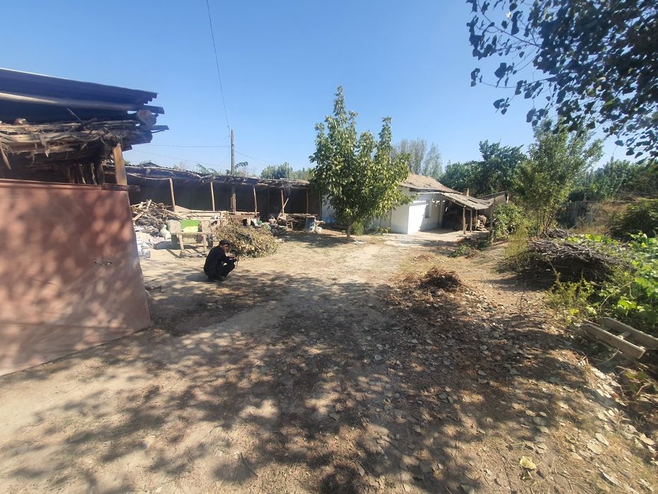 Yangiyo'ldan ye'r sotiladi