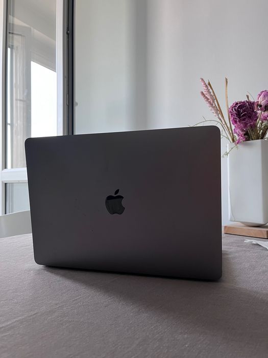 MacBook Air 13″ Retina 2020 / Intel Core i3 / 8 ГБ