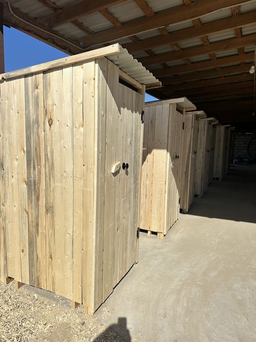 Туалет деревянний