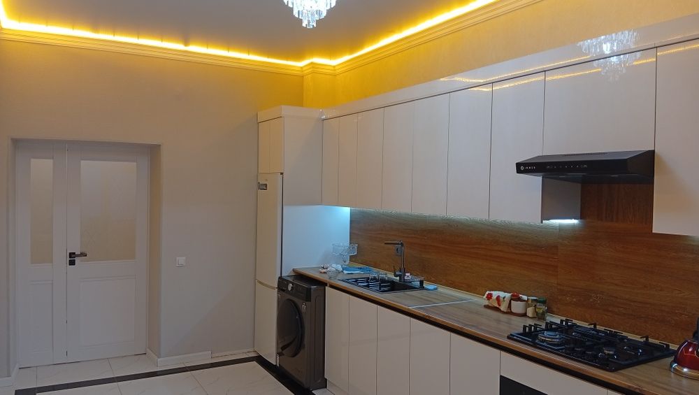 Янги курилган дома 3 хонали 87 КВ ли квартира сотилади