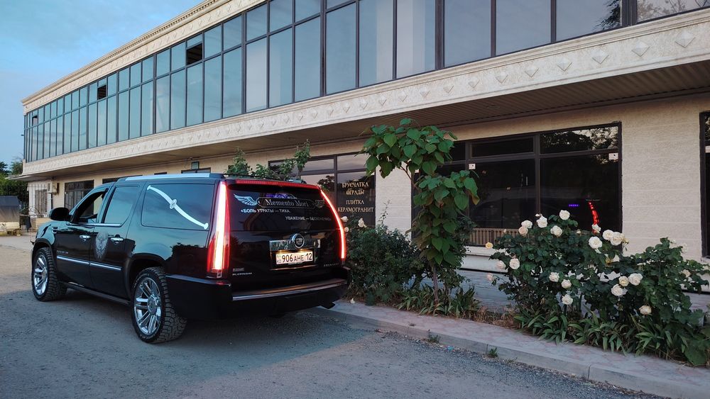 Vip катафалк Cadillac Escalade с почётом в вечность.