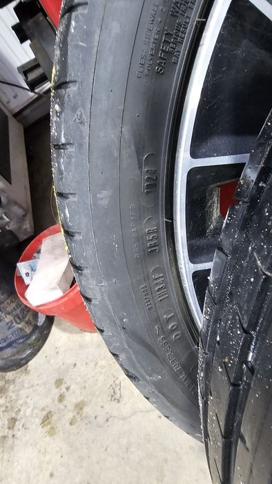 Set anvelope vara Dunlop 225/45/18, 235/45/18