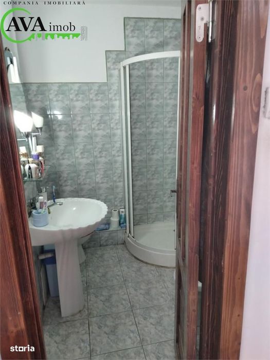 Apartament 3 camere decomandate zona Mioritei