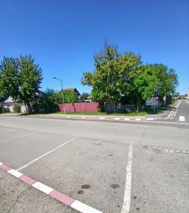 Teren intravilan 834mp cu clădire 237mp in centrul orașului  Motru