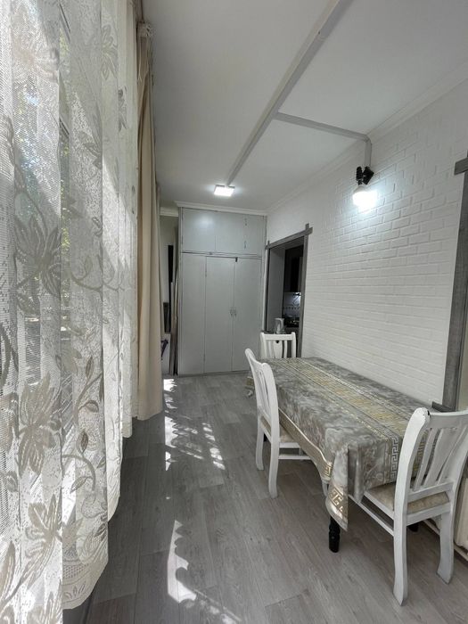 Продается 3/2/4г.Чирчик 9й микр. Первая линия. Удобная локация.