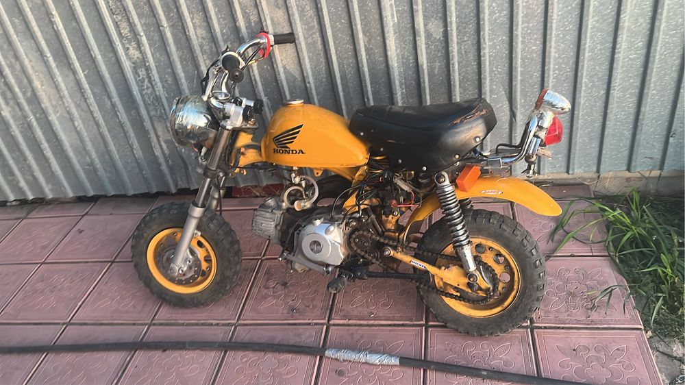 Honda mankey 125