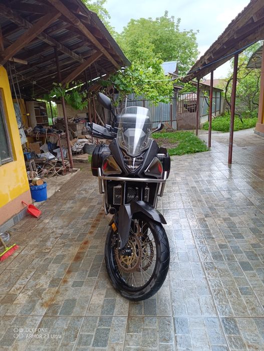 Honda Trasalp 750 anul 2023, 17000 km, manuală