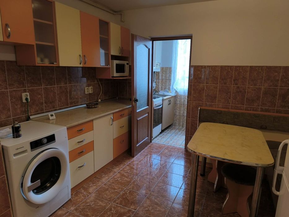 Închiriez garsonieră