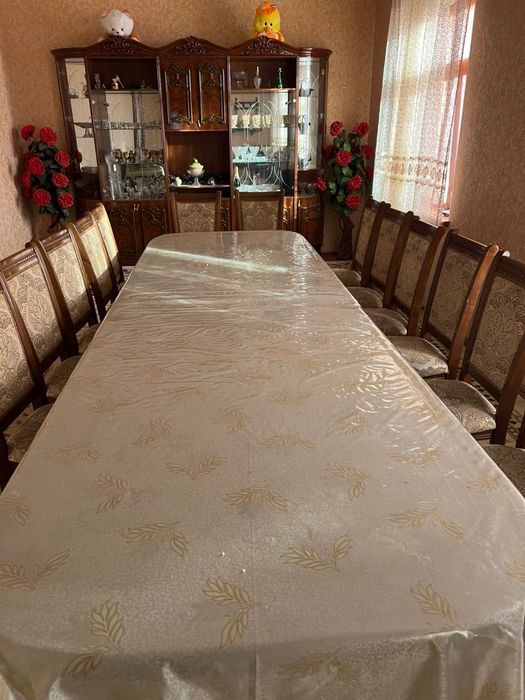 СРОЧНО продаётся мебель для гостиной. Стол+стул