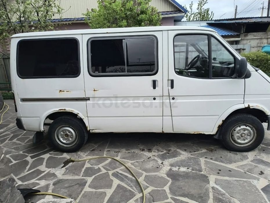 Машина Форд транзит сатылады