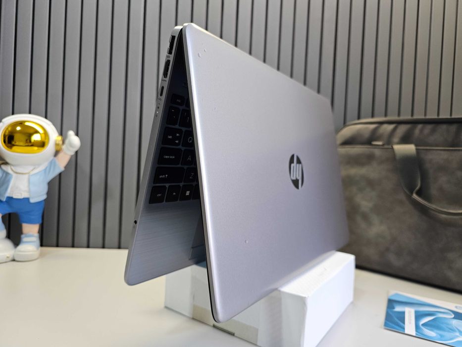 ПРОДАМ HP 250G9 Офисный Ноутбук Dual-N4500/8GBDDR4/256SSD/15.6"FullHD.