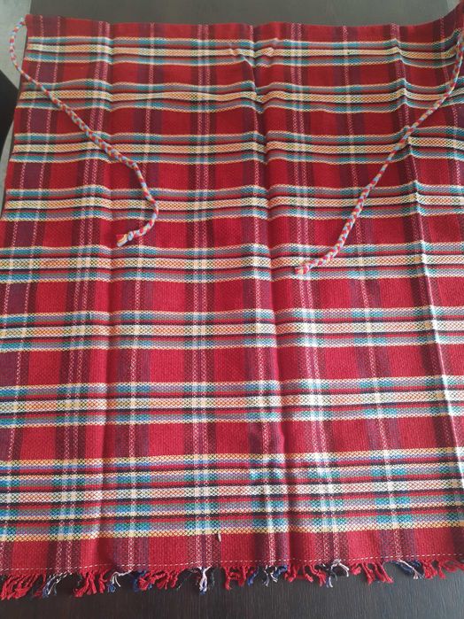 Ръчно тъкани народни престилки в комплект.