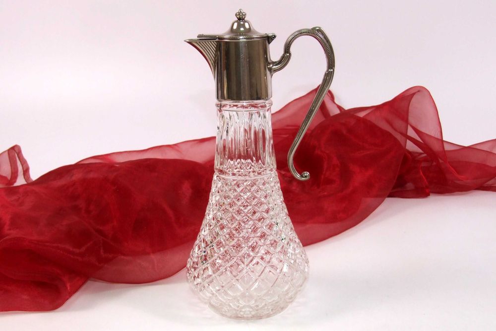 CARAFA din cristal, cap si mâner placate cu argint (stanta pe capac), 1 litru, Made in England, NEFOLOSITA