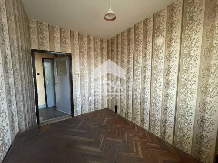 Гарсониера в кв. "Владиславово", близо до пазара, за продажба, с площ