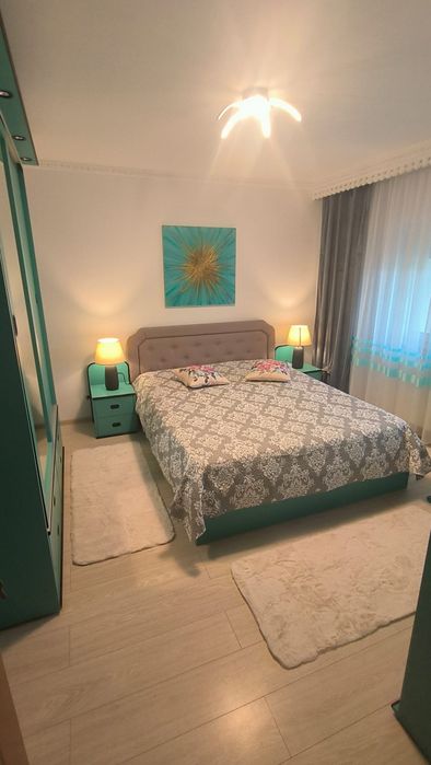 Proprietar inchiriez ap 3 cam deco .2 bai zona centrala