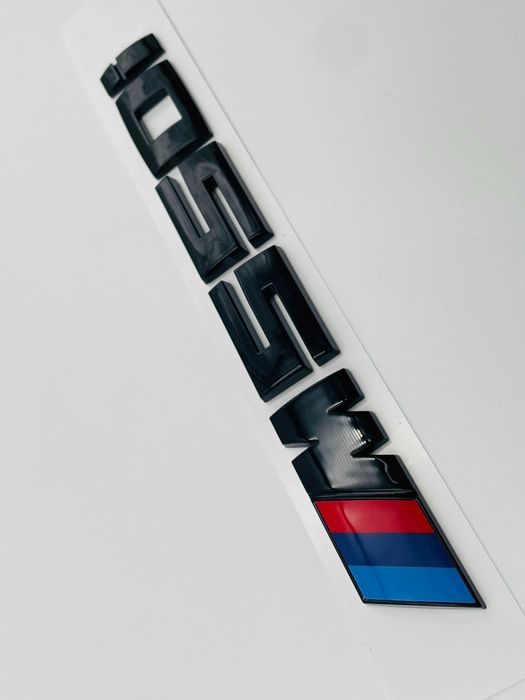 Emblema compatibila BMW M550i negru