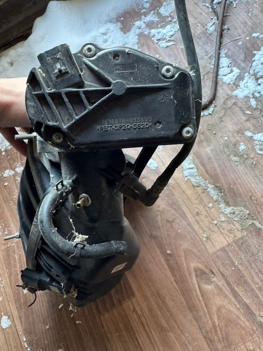 Продам запчасти Lada Largus