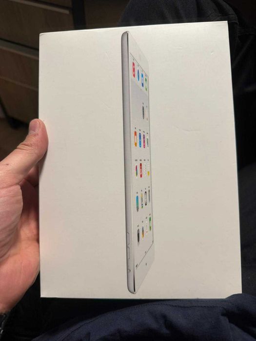 Apple iPad Air 1 16GB Wi-Fi Silver – Cutie originală, achizitionat de nou din SUA
