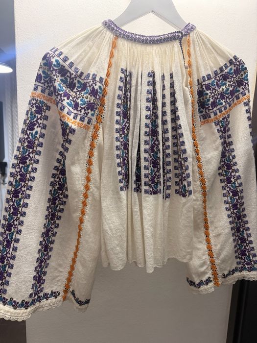 ie olteneasca impecabila