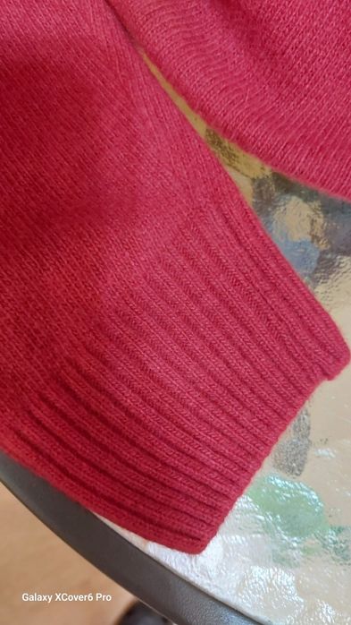 Мъжки пуловер Cashmere. Размер М30 % e кашмир, 20% коприна, 50% вълна