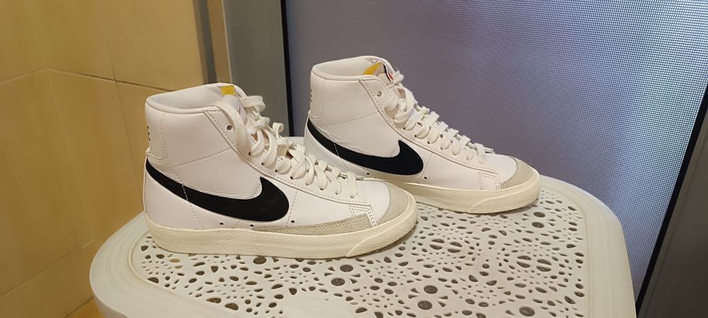 Nike Blaze Mid  77 mărimea 35.5 albi