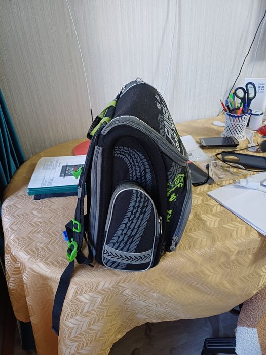 Продам школьный рюкзак.