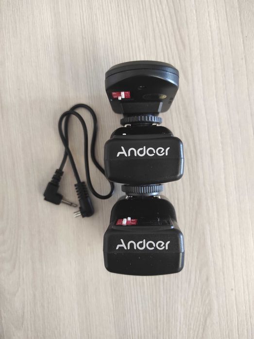 Продам вcпышки Sony, Canon, Nikon, микрофоны и синхронизаторы.