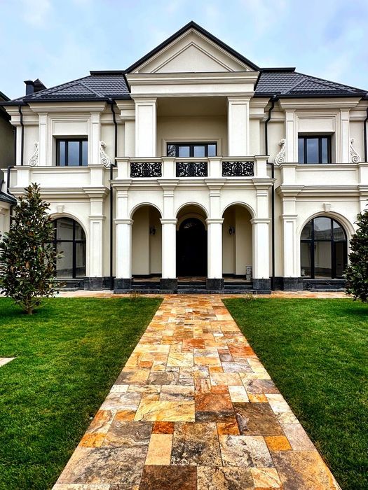 Продаётся евродом люкс класса на Саламатина