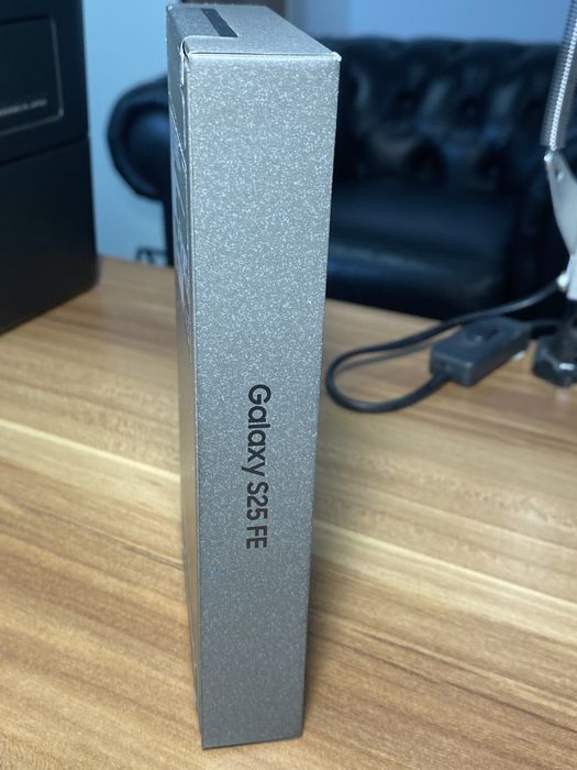 Samsung Galaxy S25 FE • 128 GB • Jetblack