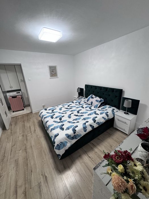 Vând apartament 3 camere Vulcan