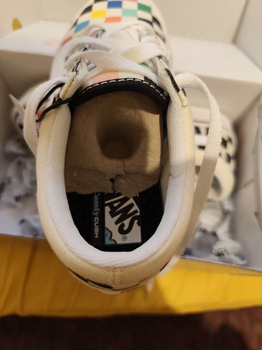 Нови оригинални кецове Vans