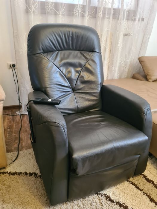 Fotoliu electric negru