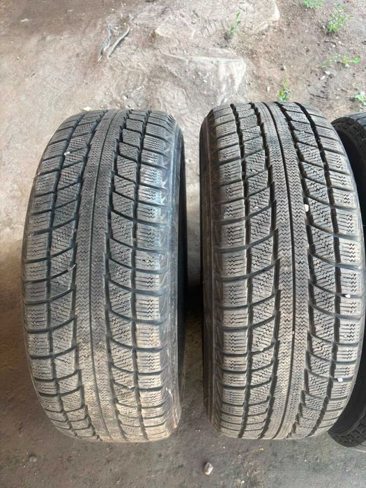 Зимние шины 215/60 R16
