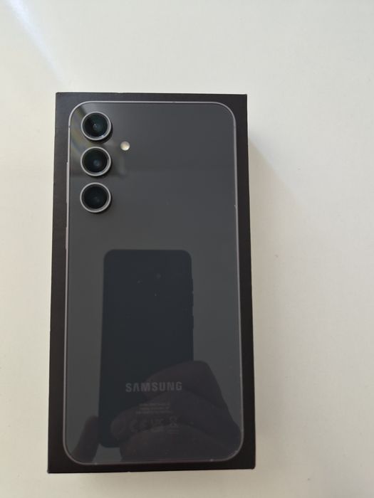 Samsung Galaxy S23 FE, 256GB, цвят Graphite супер запазен